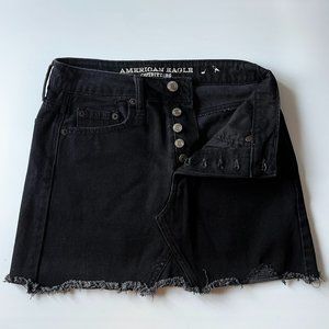American Eagle: Frayed Denim Black Mini-skirt Size 00